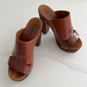 le chateau Leather Platform Sandals